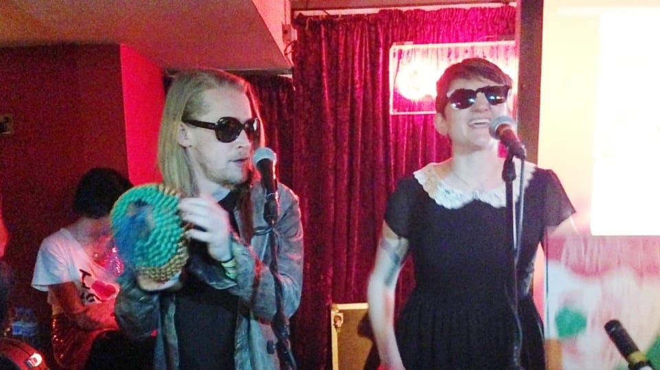 Macaulay Culkin... po neúspěchu na koncertě prchal z pódia...